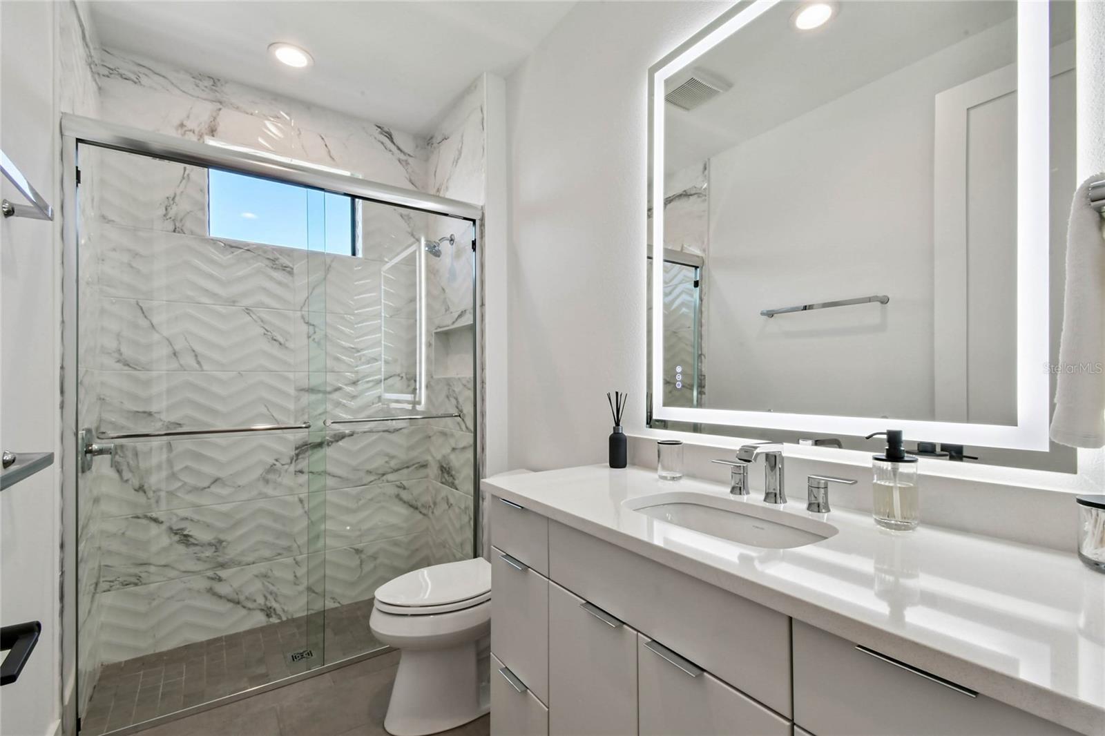 14906 N ROME AVE, TAMPA, FL, 33613