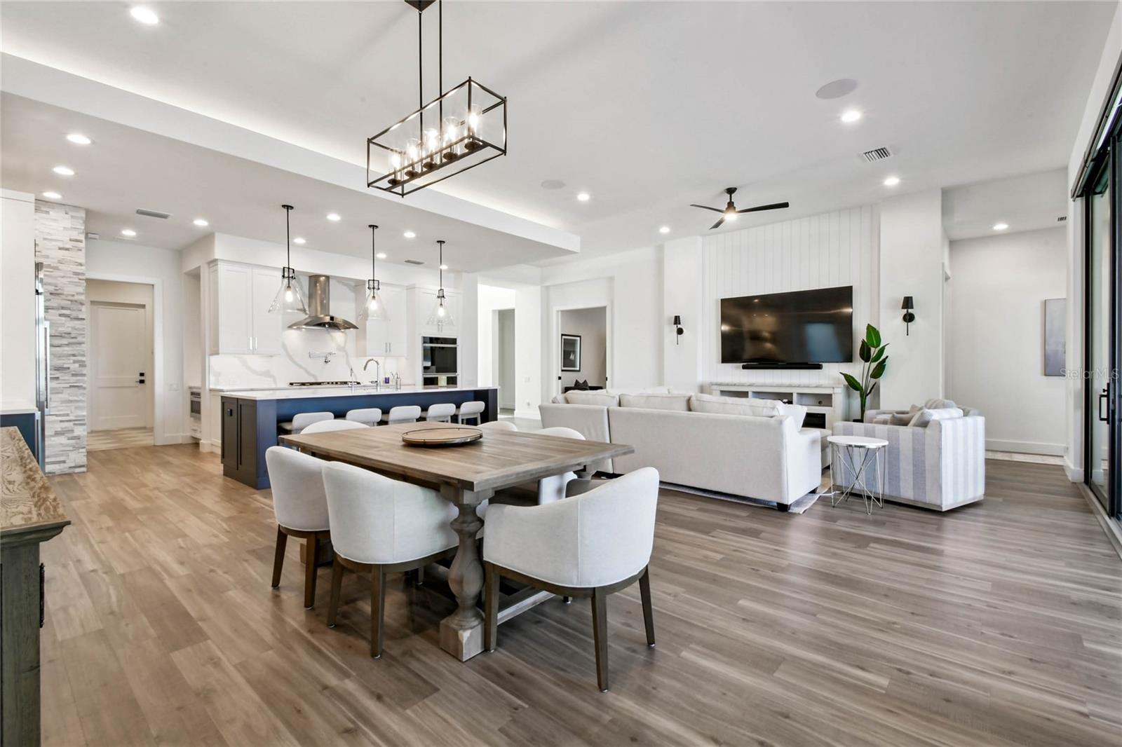 14906 N ROME AVE, TAMPA, FL, 33613