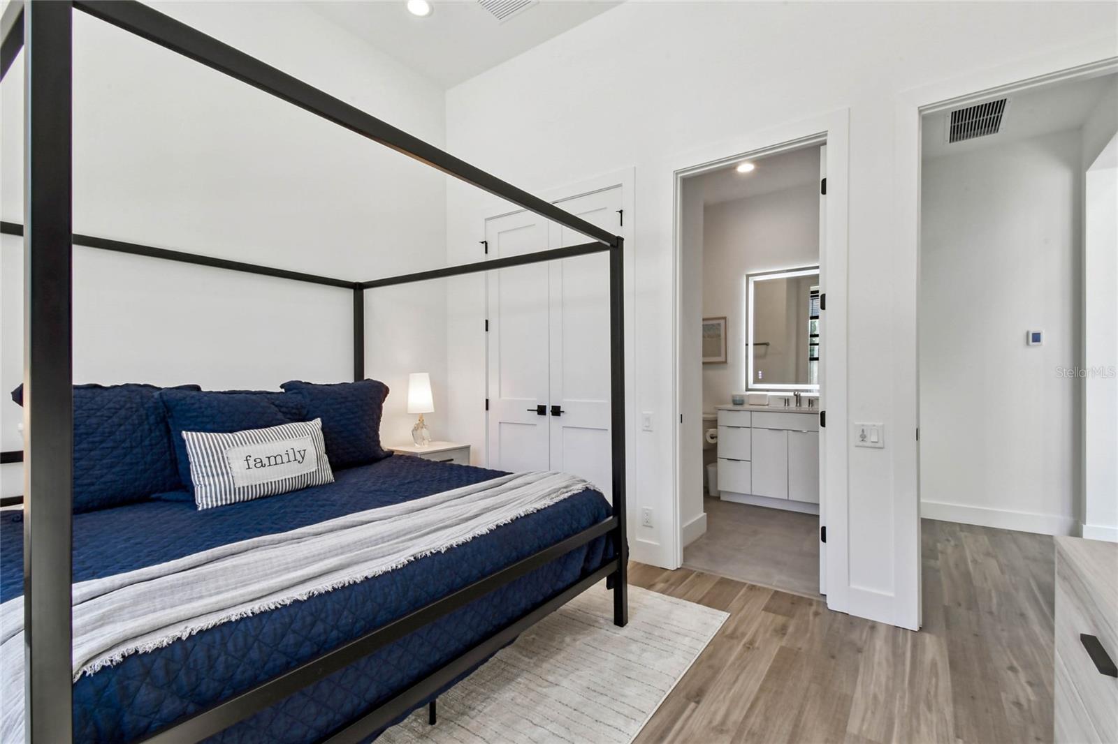 14906 N ROME AVE, TAMPA, FL, 33613