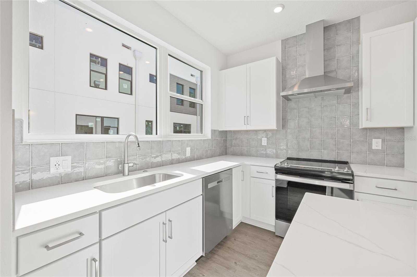 319 15TH ST N, ST PETERSBURG, FL, 33705