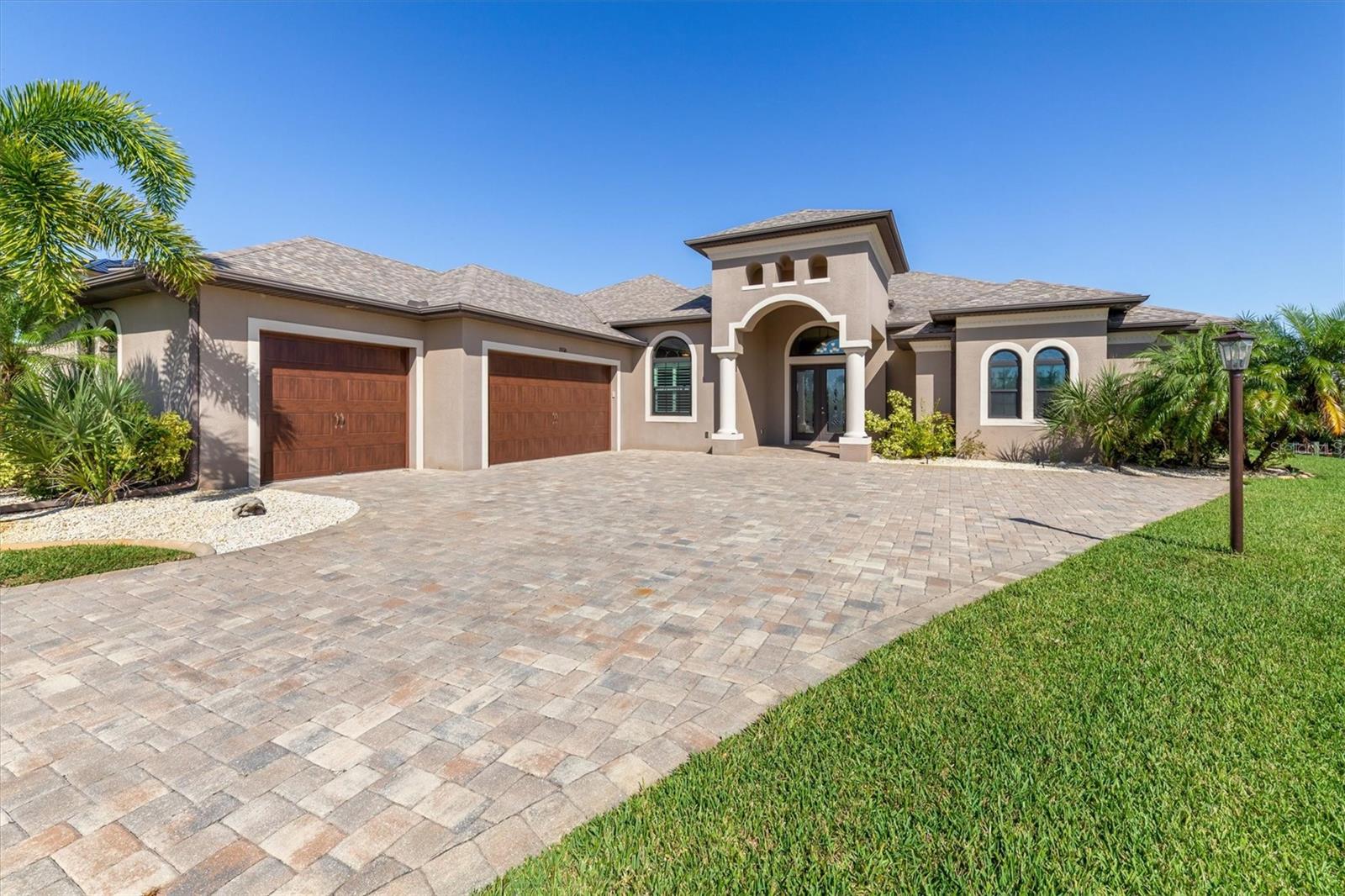 15516 MARGO CIR, PORT CHARLOTTE, FL, 33981