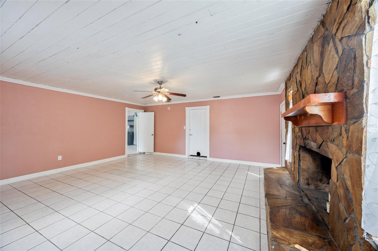 10303 N MYRTLE ST, TAMPA, FL, 33617