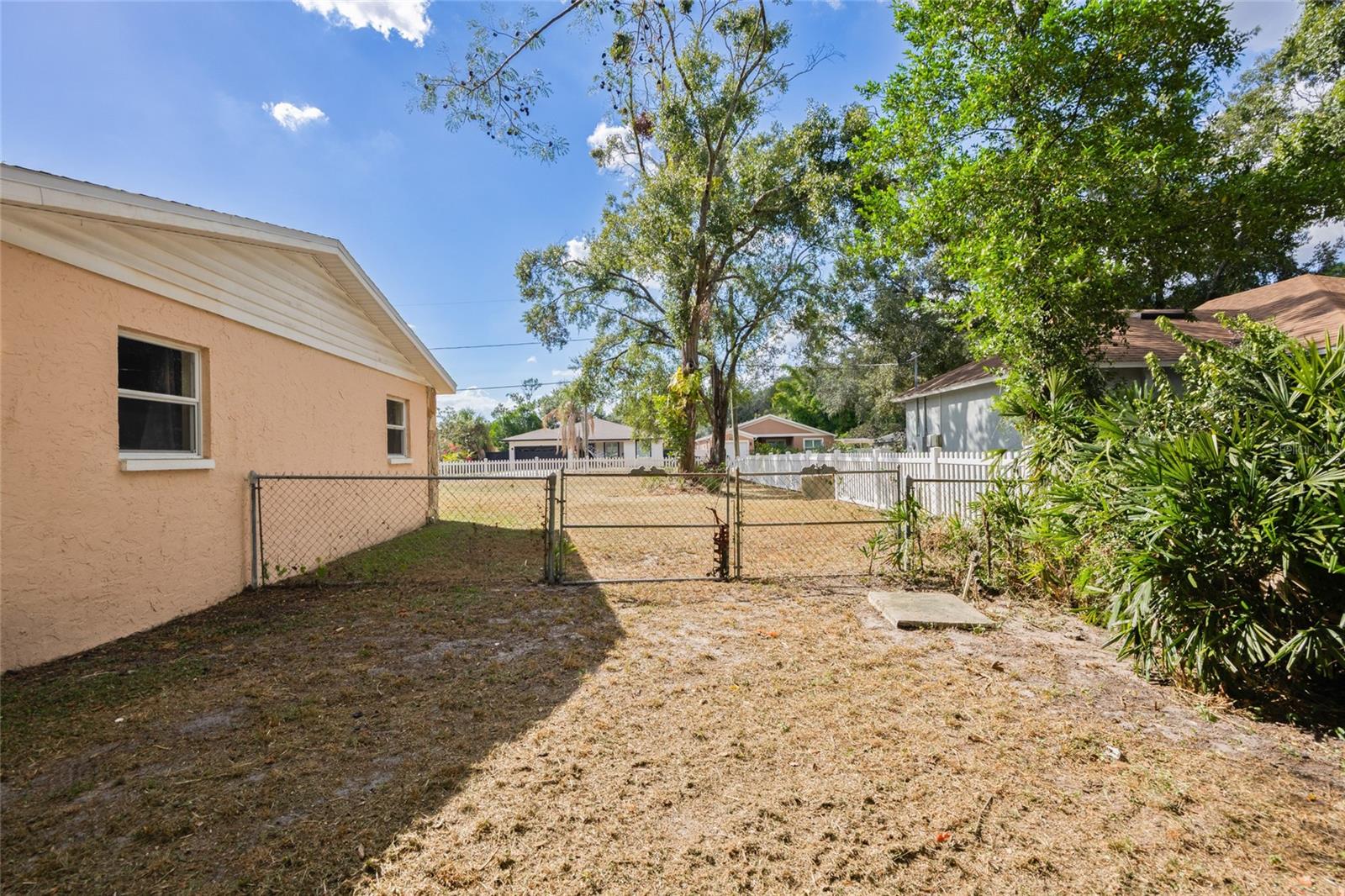 10303 N MYRTLE ST, TAMPA, FL, 33617