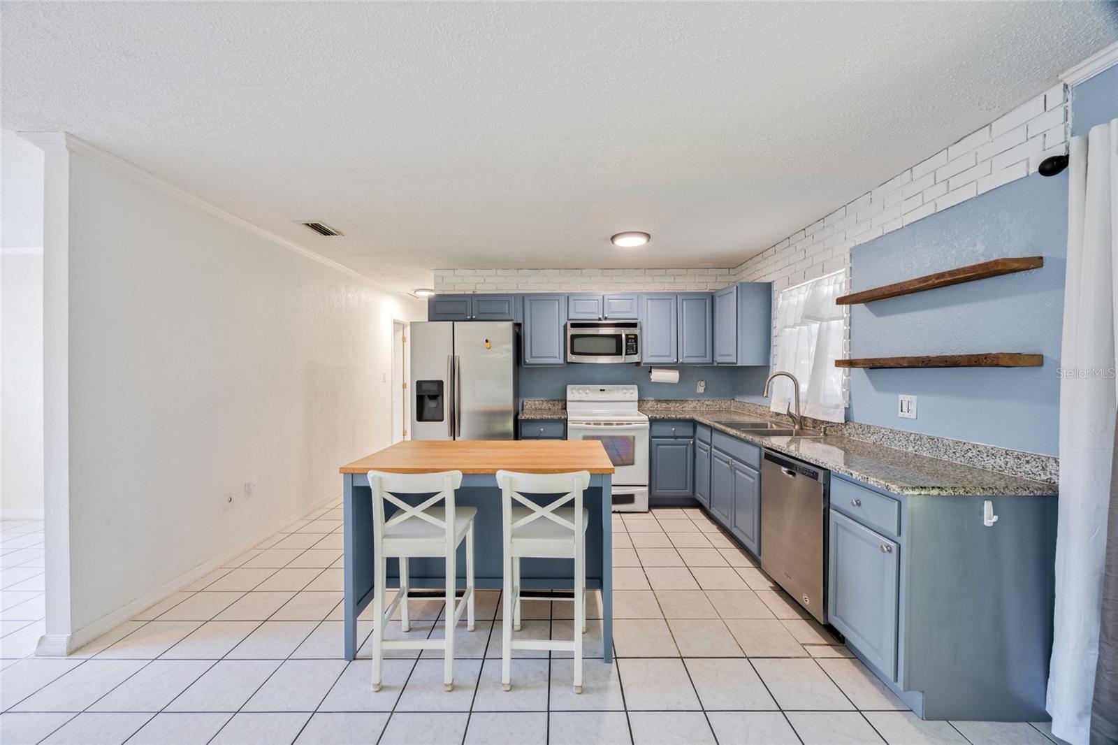 10303 N MYRTLE ST, TAMPA, FL, 33617