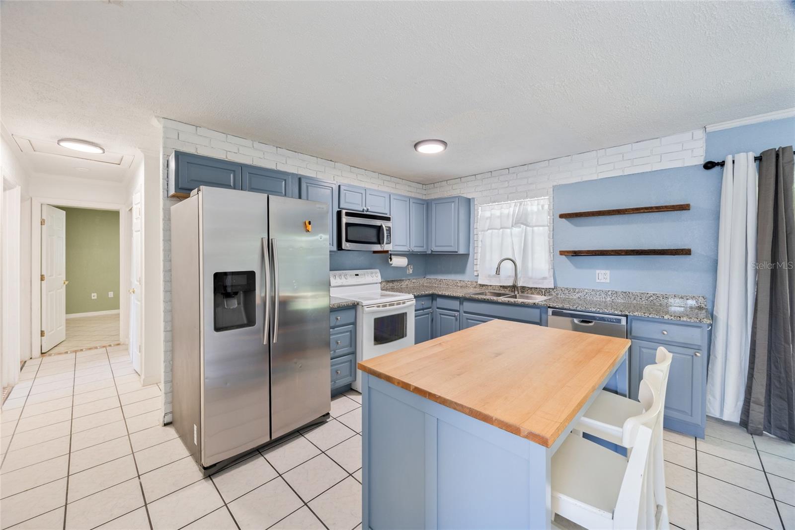 10303 N MYRTLE ST, TAMPA, FL, 33617