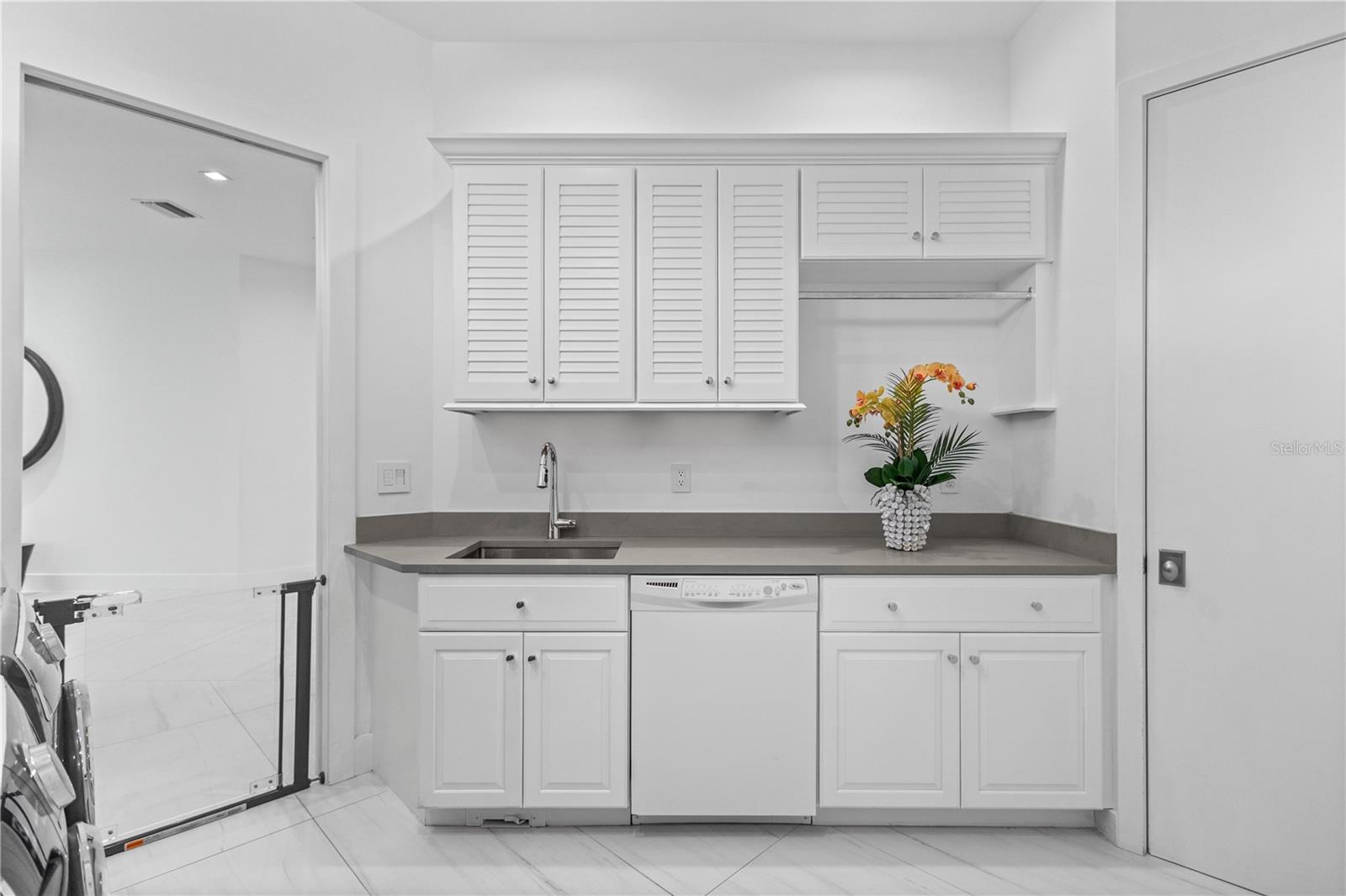 A4669396 Property Photo