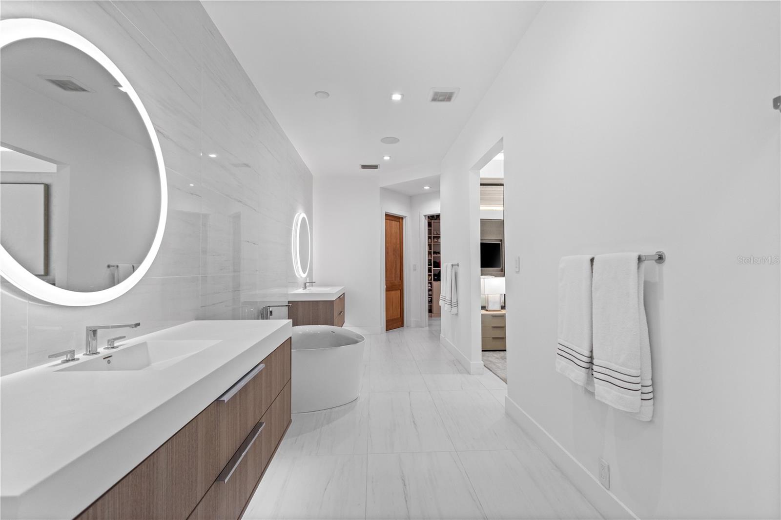 A4669396 Property Photo