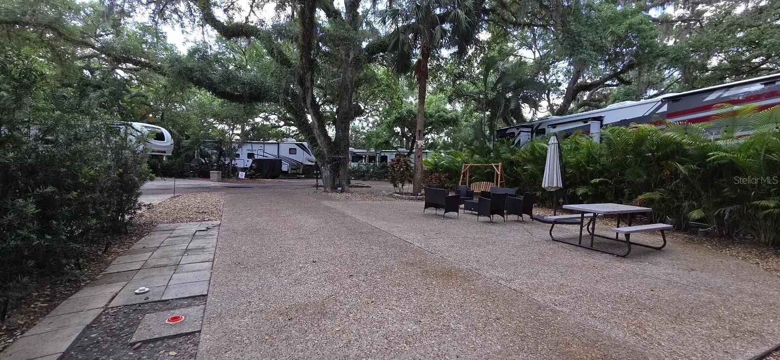 400 LONGHORN DR, RIVER RANCH, FL, 33867