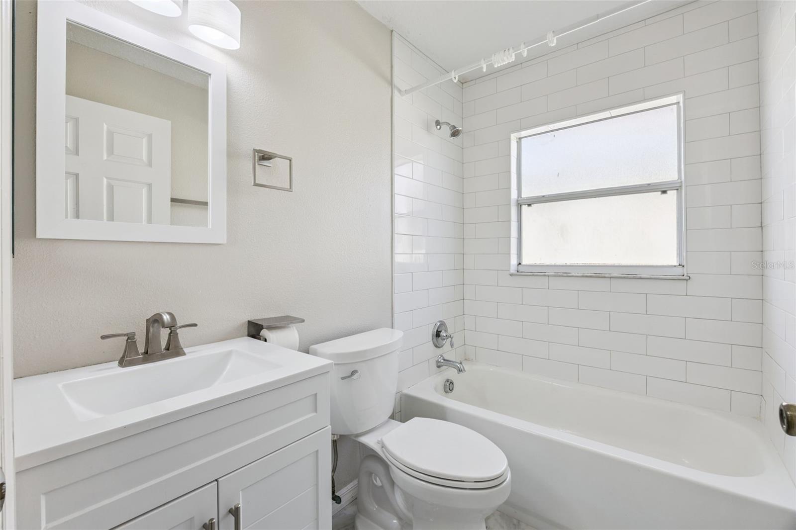 3711 MEADOW GREEN DR, TAVARES, FL, 32778