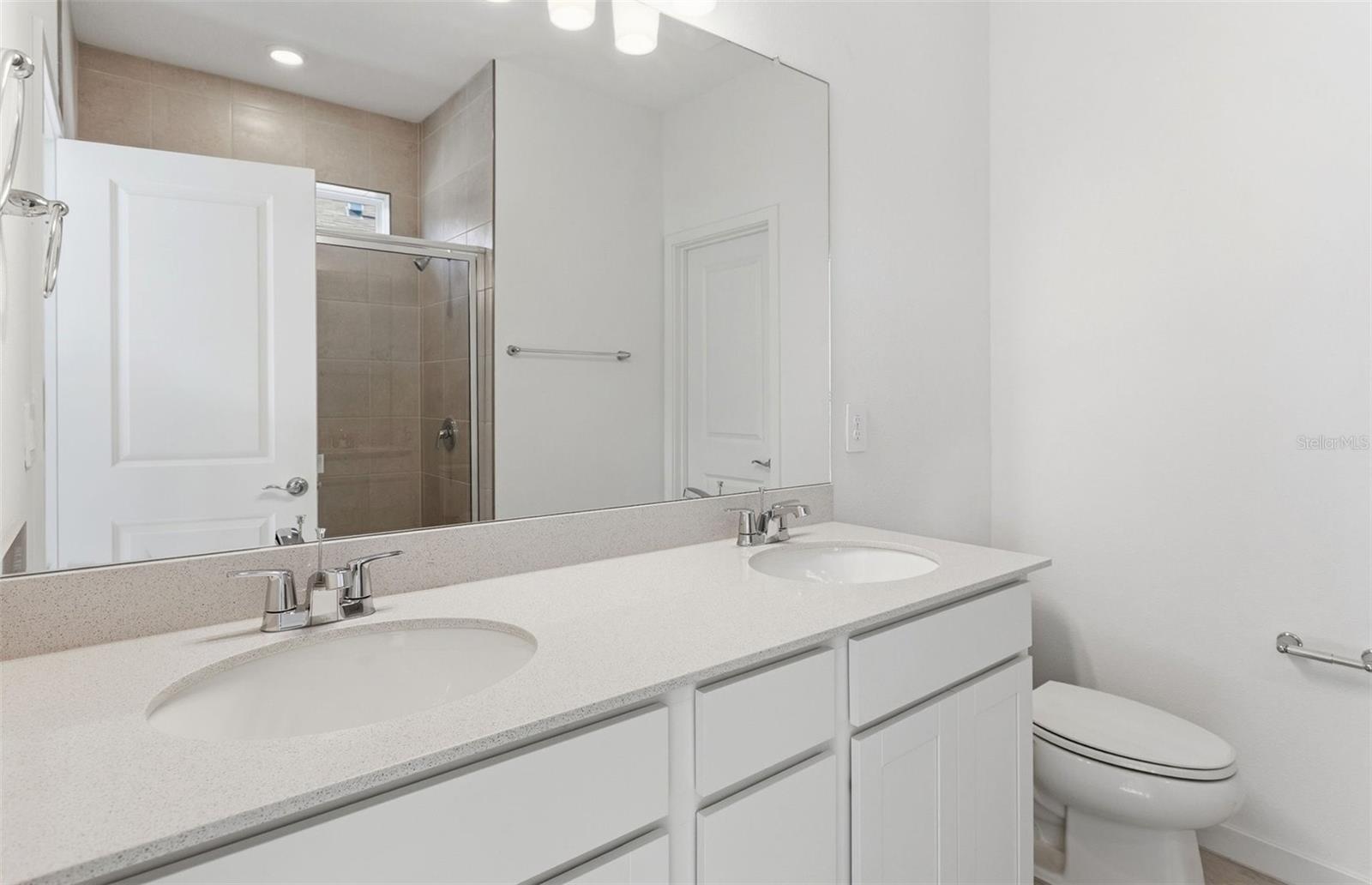 Owner's Bath w/Dual Sinks