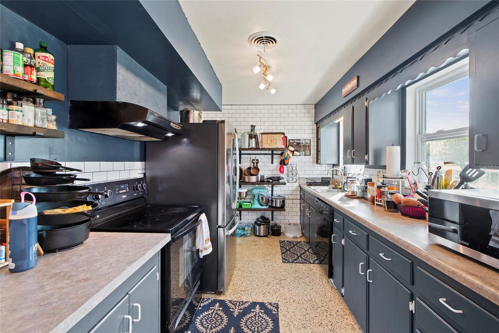 6118 36TH AVE N, ST PETERSBURG, FL, 33710