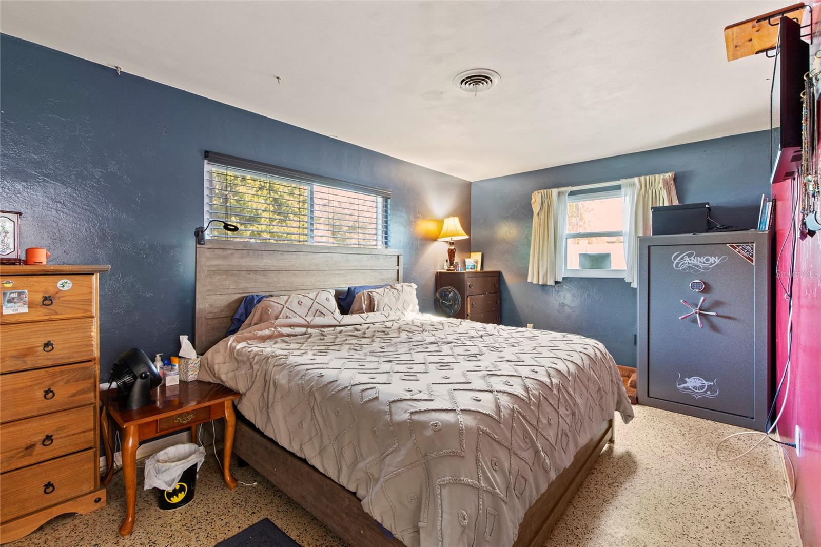 6118 36TH AVE N, ST PETERSBURG, FL, 33710