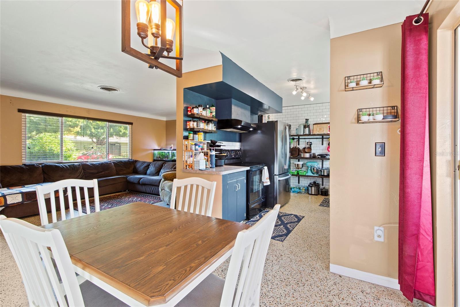 6118 36TH AVE N, ST PETERSBURG, FL, 33710