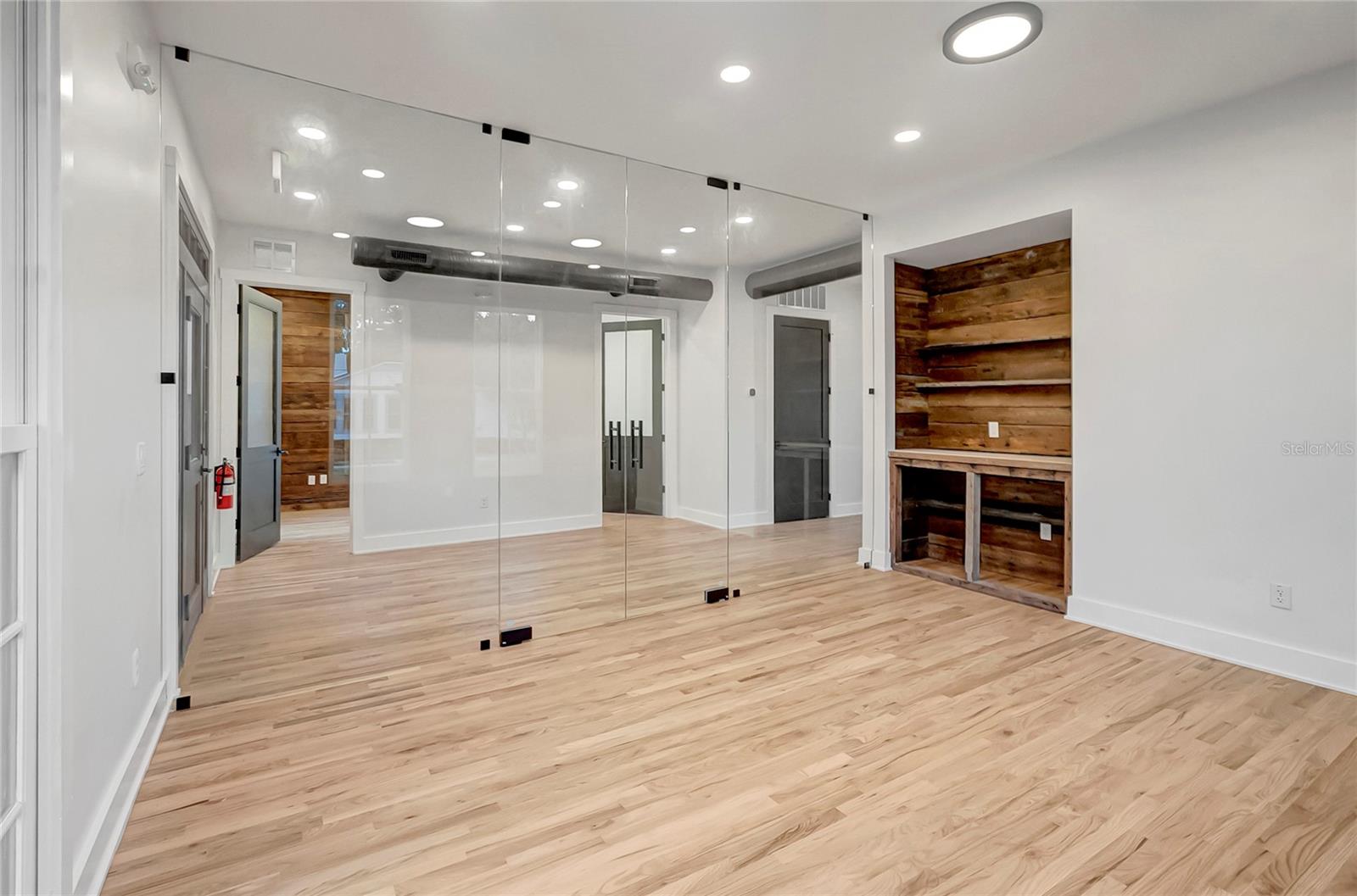 2111 W CLEVELAND ST, TAMPA, FL, 33606