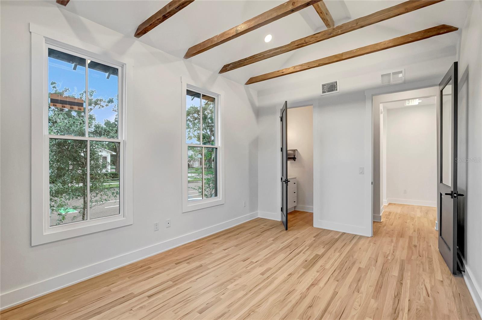 2111 W CLEVELAND ST, TAMPA, FL, 33606