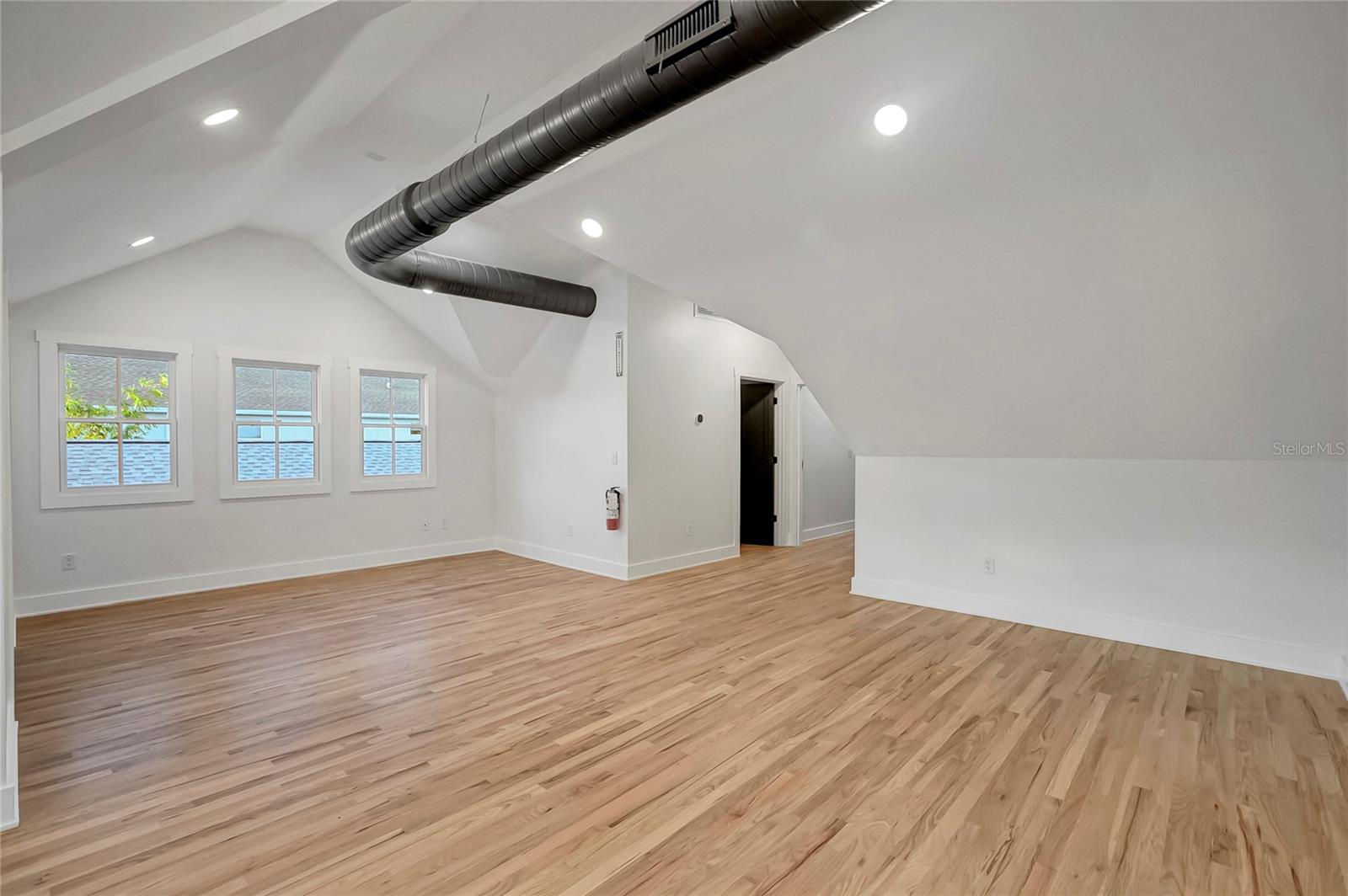 2111 W CLEVELAND ST, TAMPA, FL, 33606