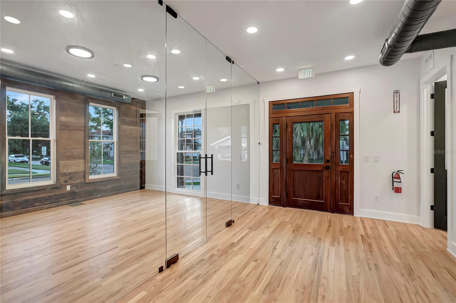 2111 W CLEVELAND ST, TAMPA, FL, 33606