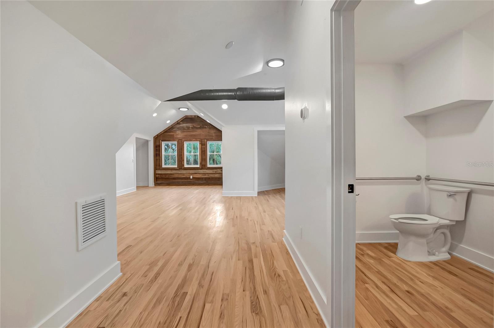 2111 W CLEVELAND ST, TAMPA, FL, 33606