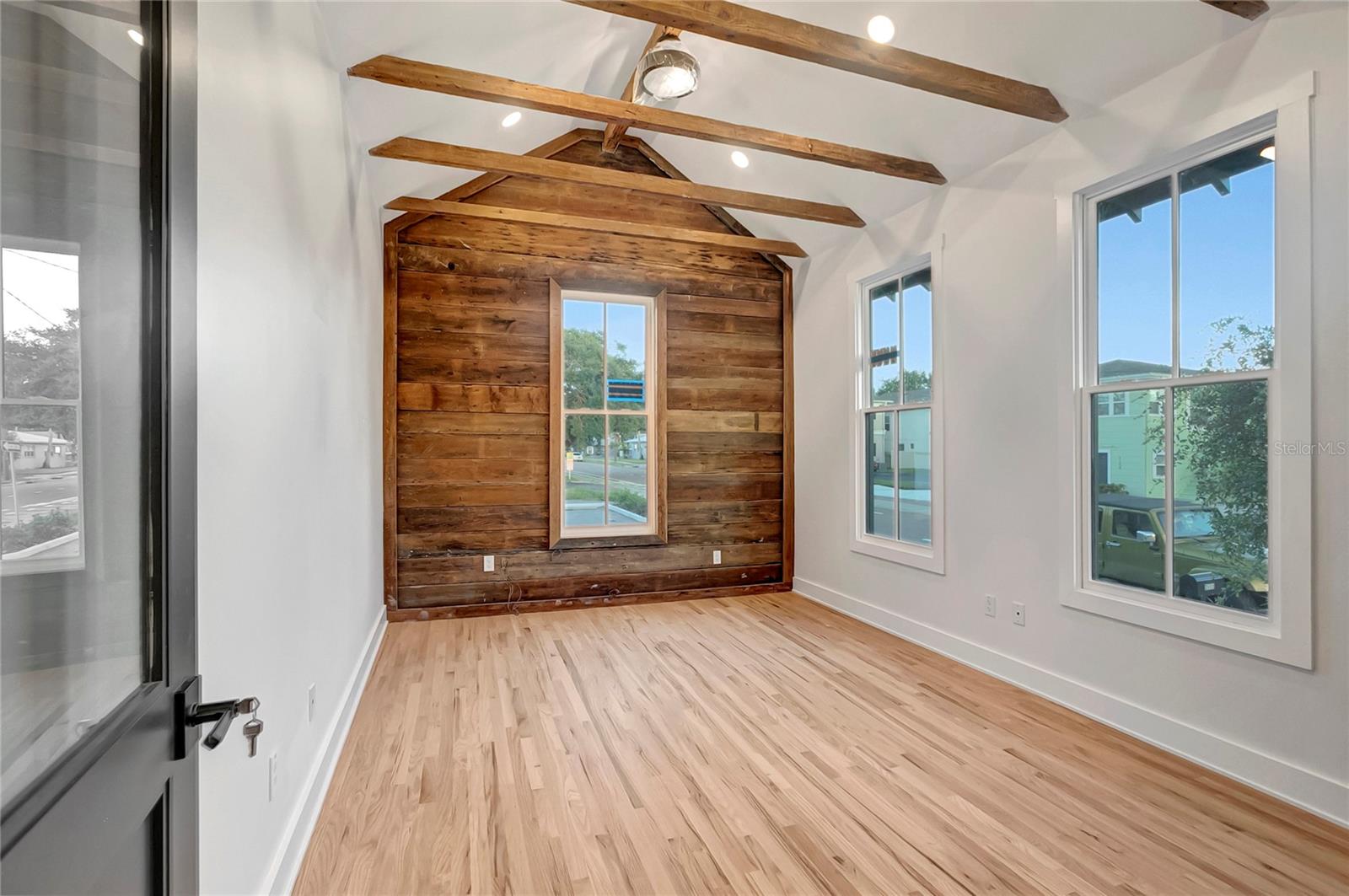 2111 W CLEVELAND ST, TAMPA, FL, 33606