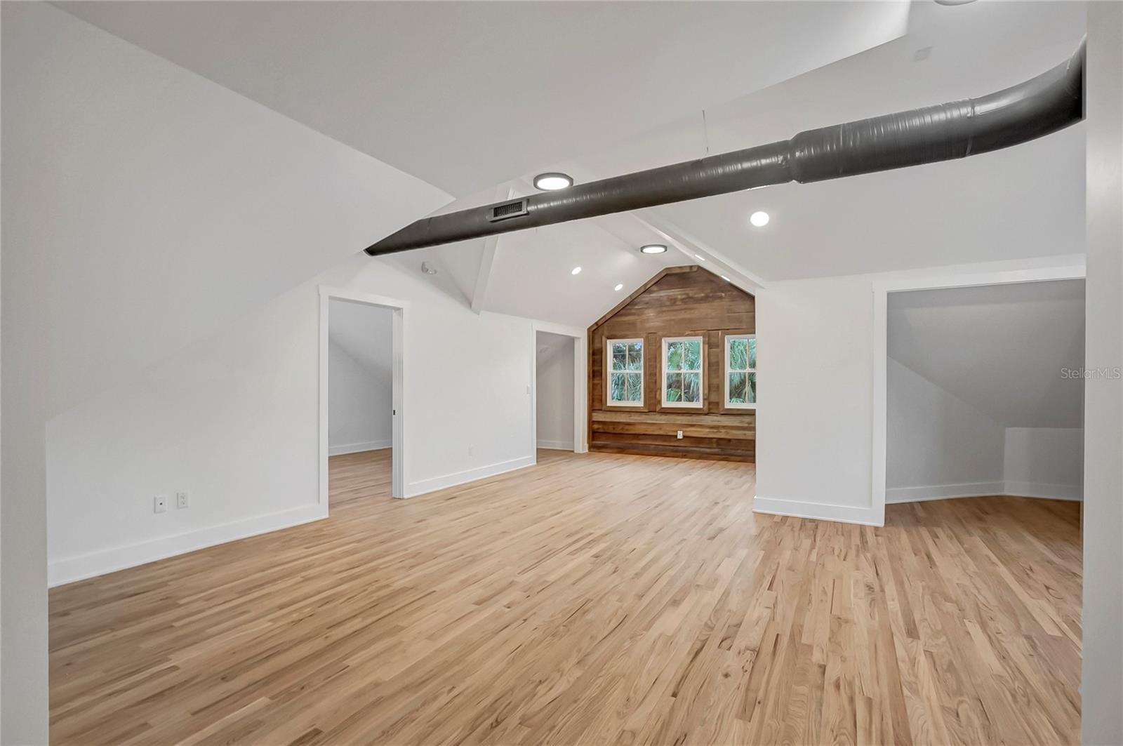 2111 W CLEVELAND ST, TAMPA, FL, 33606