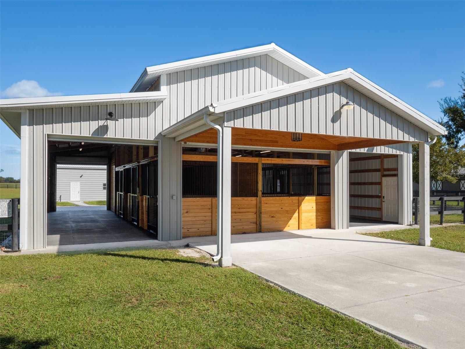 15921 NW HIGHWAY 464B, MORRISTON, FL, 32668