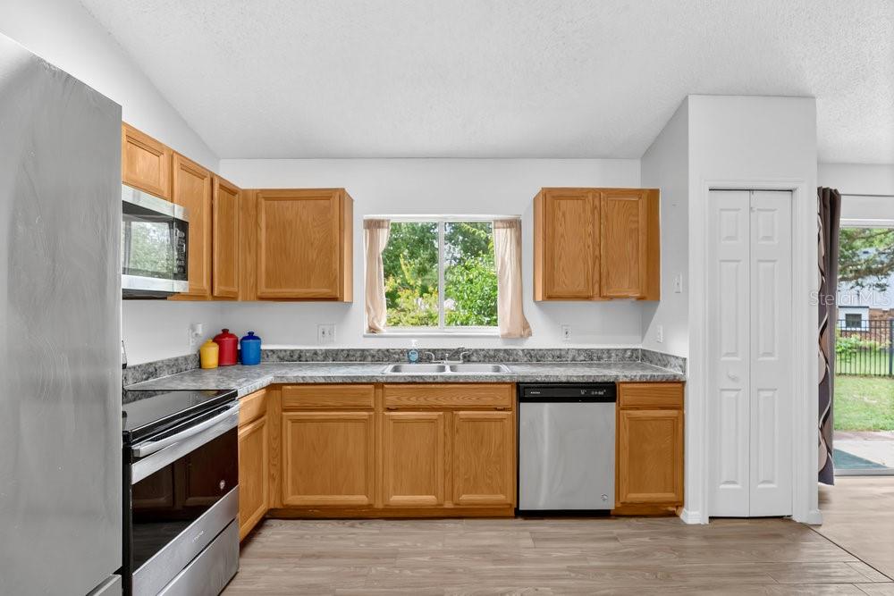 928 ROYAL OAKS DR, APOPKA, FL, 32703