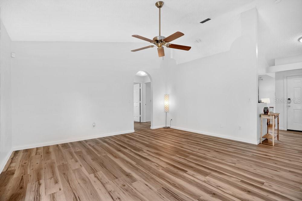 928 ROYAL OAKS DR, APOPKA, FL, 32703