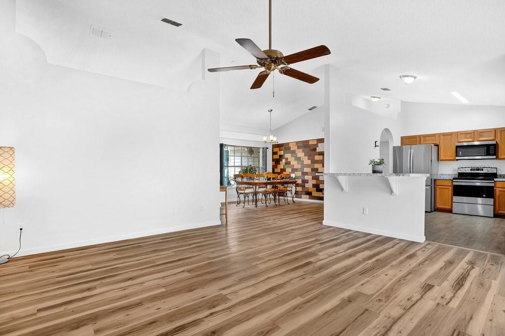 928 ROYAL OAKS DR, APOPKA, FL, 32703