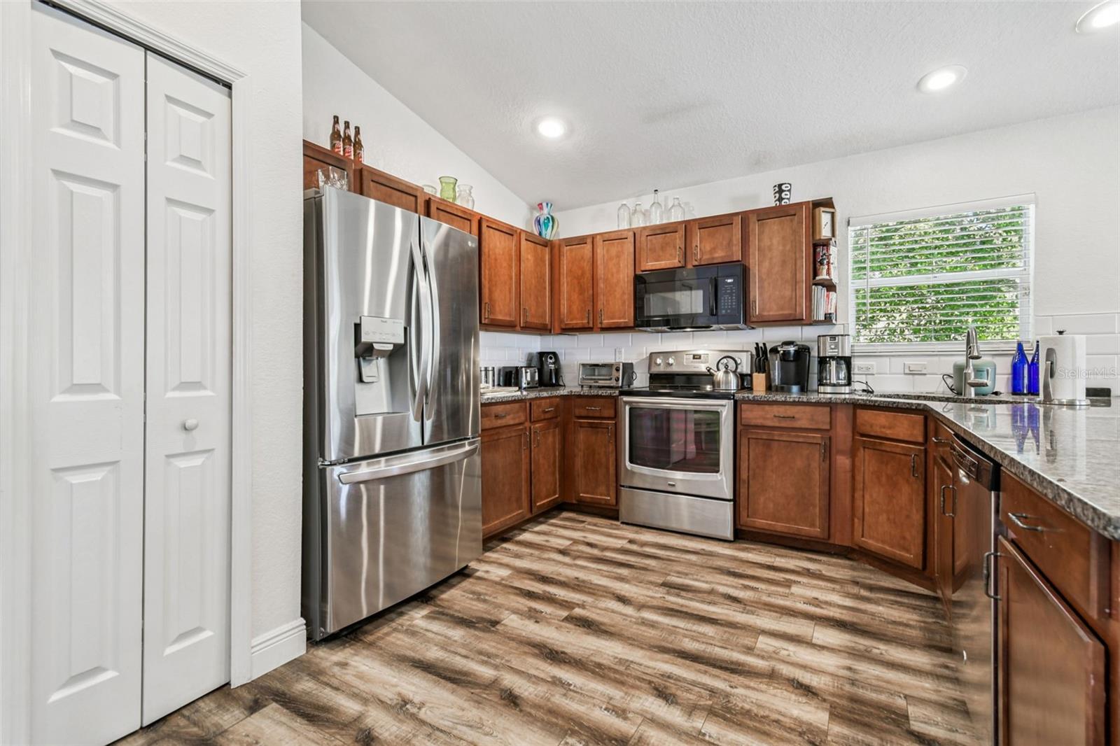 1627 HAMMOCKS AVE, LUTZ, FL, 33549