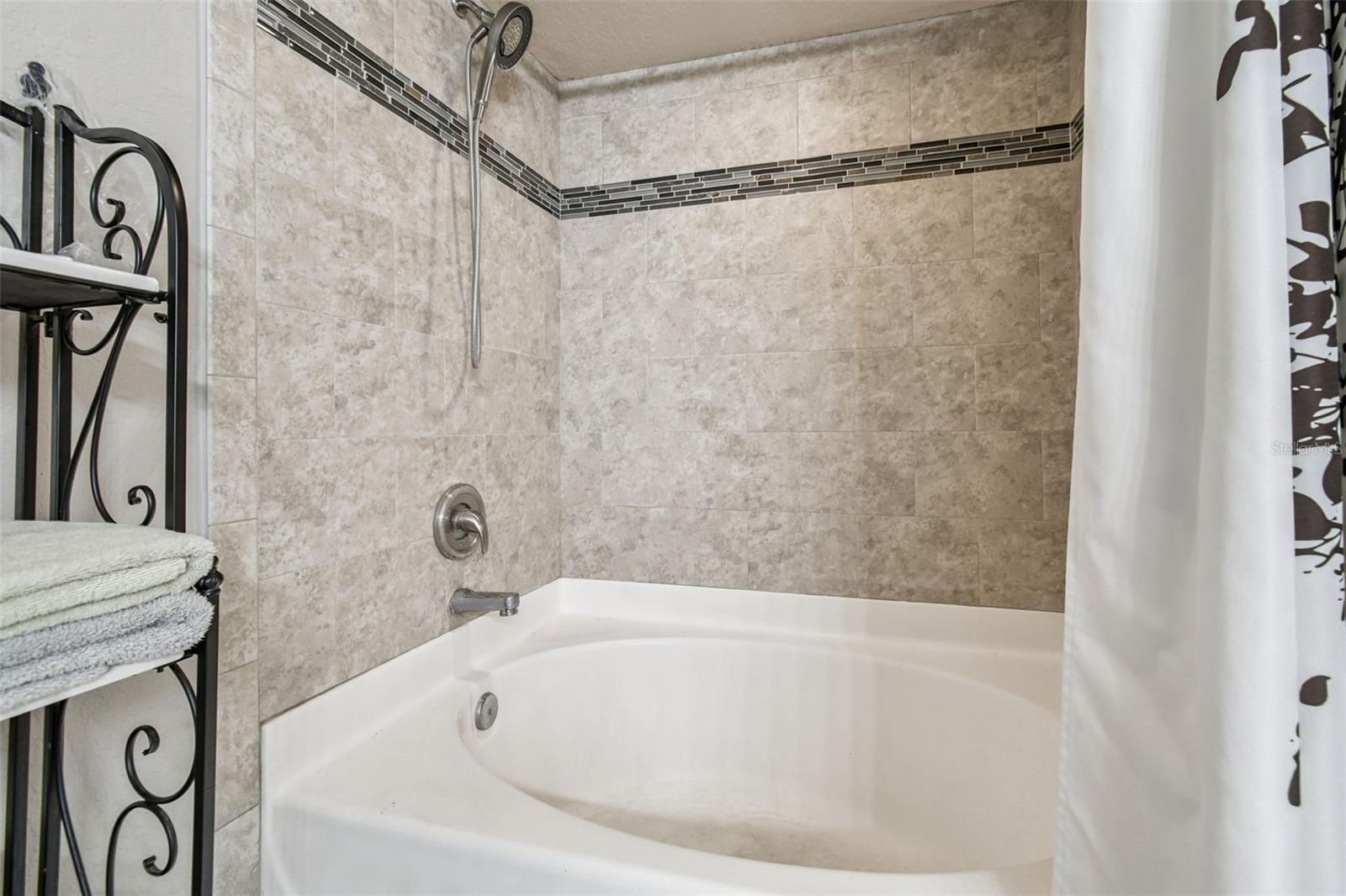 1627 HAMMOCKS AVE, LUTZ, FL, 33549