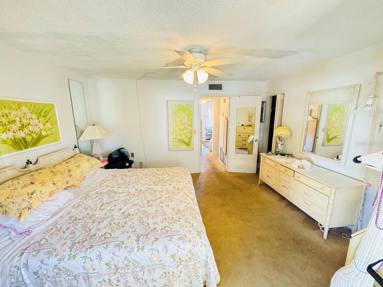 O6354793 Property Photo