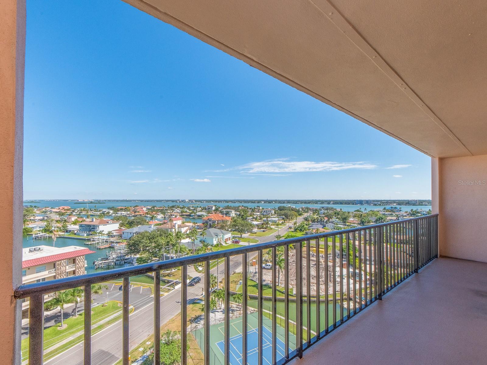 51 ISLAND WAY #1001, CLEARWATER BEACH, FL, 33767