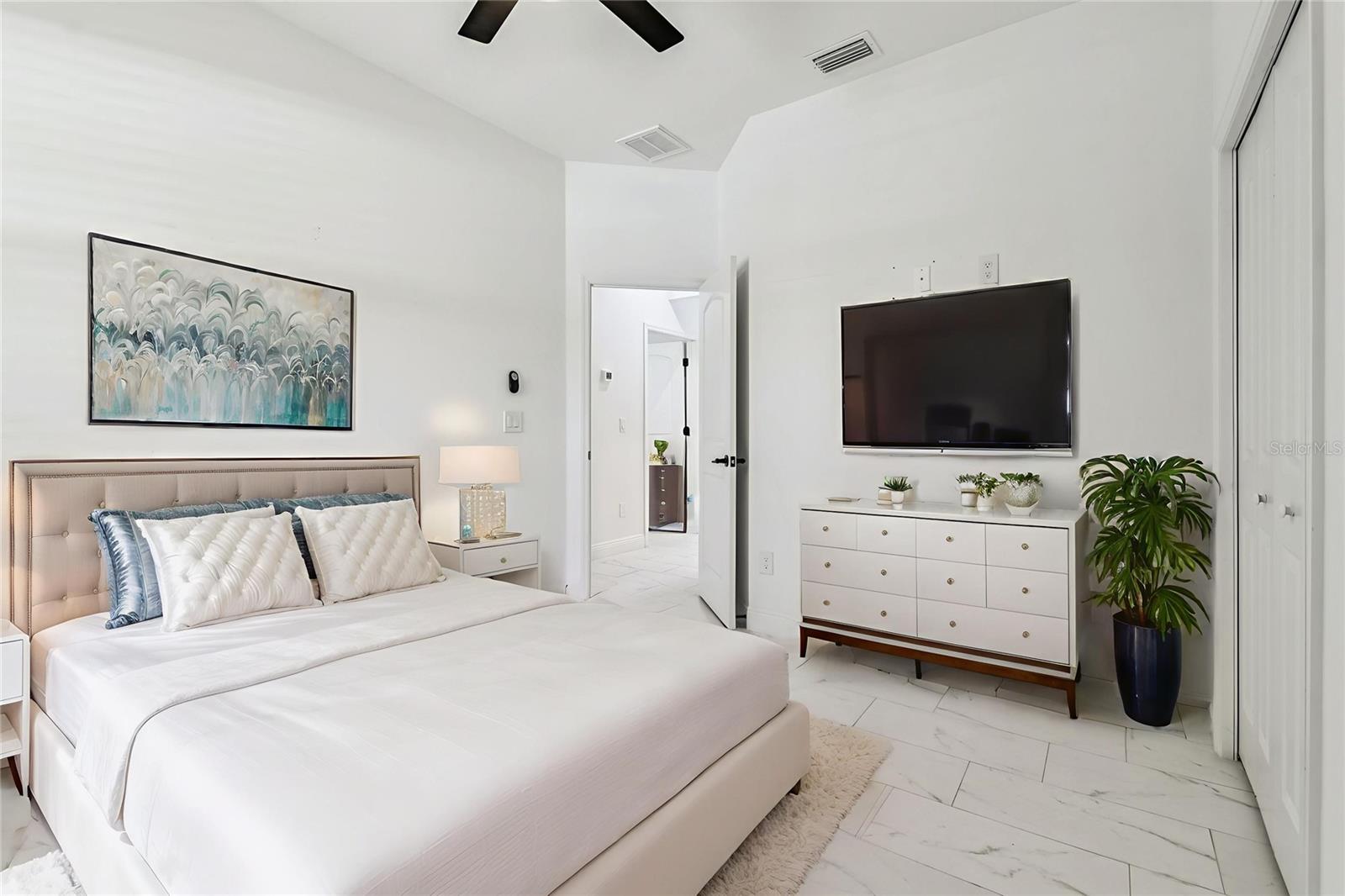 8704 N OTIS AVE, TAMPA, FL, 33604