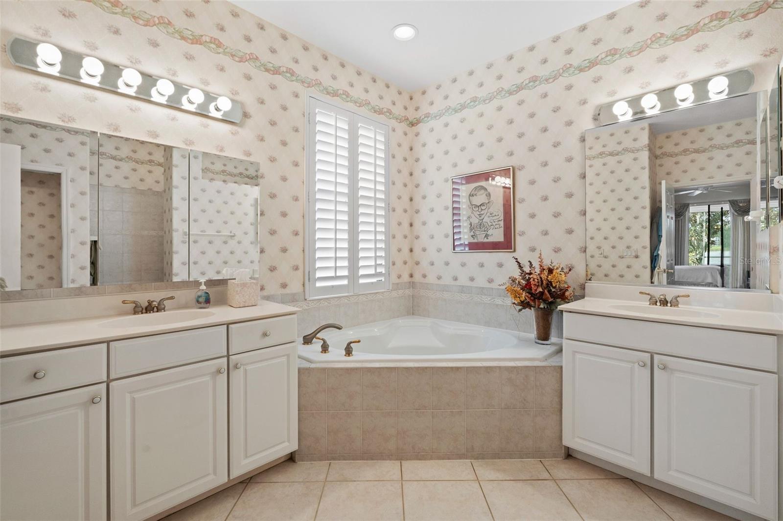 8037 STIRLING FALLS CIR, SARASOTA, FL, 34243