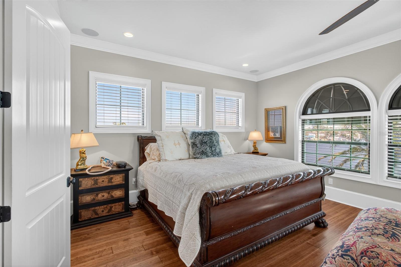 TB8440798 Property Photo