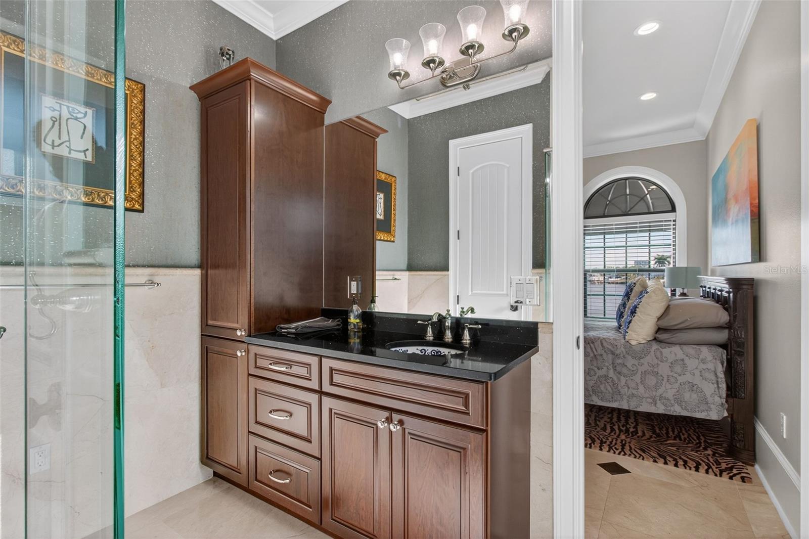 TB8440798 Property Photo