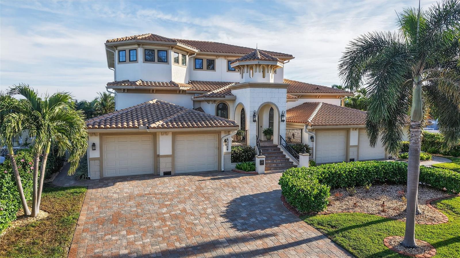 TB8440798 Property Photo