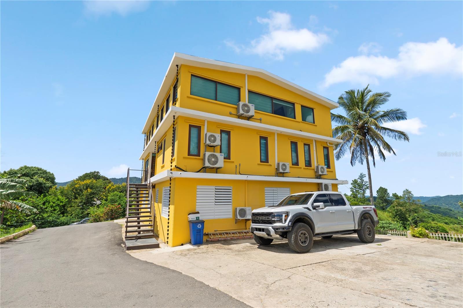 PR9116886 Property Photo