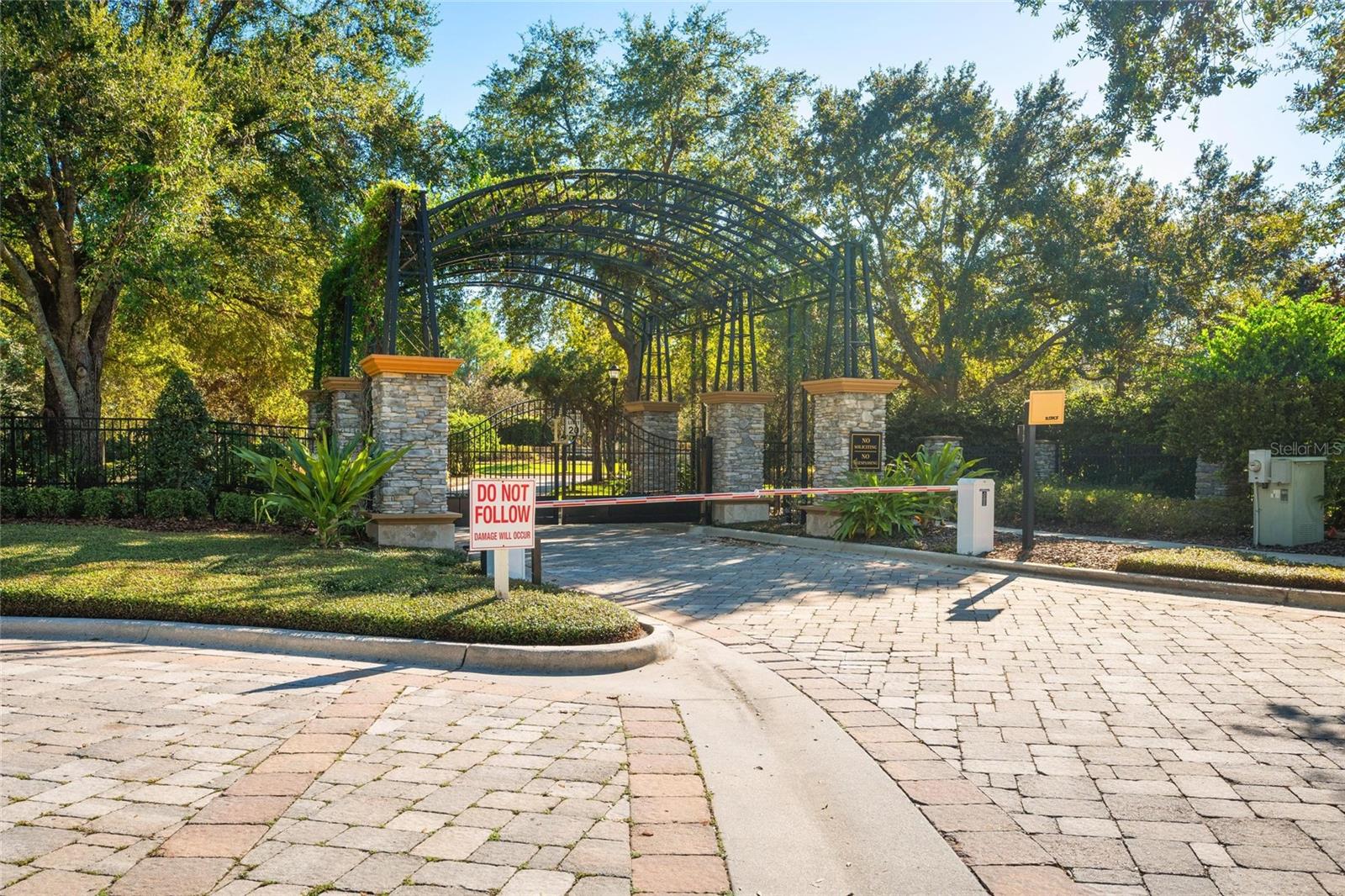 1208 MERRY WATER DR, LUTZ, FL, 33548