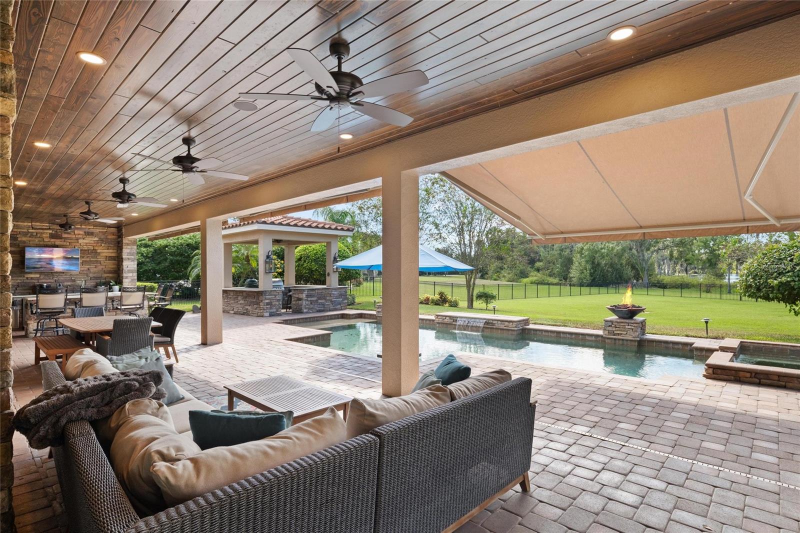 1208 MERRY WATER DR, LUTZ, FL, 33548