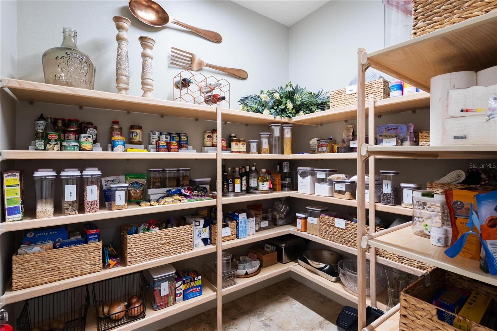 1208 MERRY WATER DR, LUTZ, FL, 33548