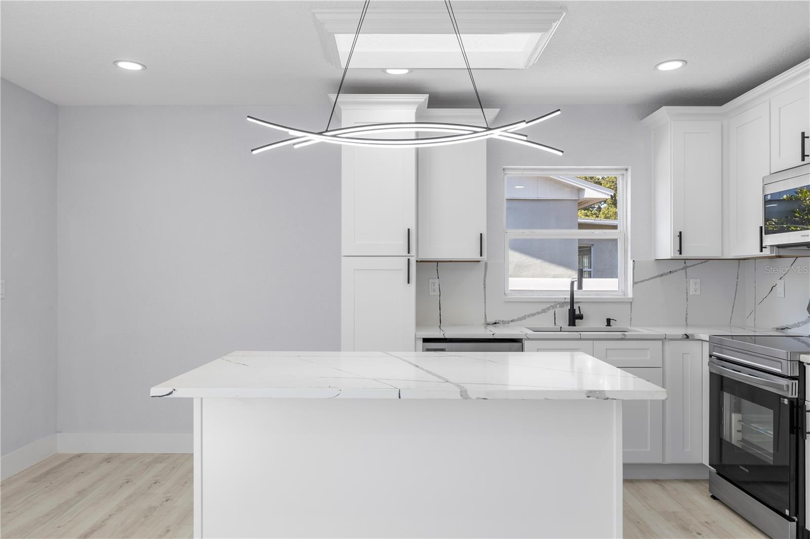 3135 33RD AVE N, ST PETERSBURG, FL, 33713