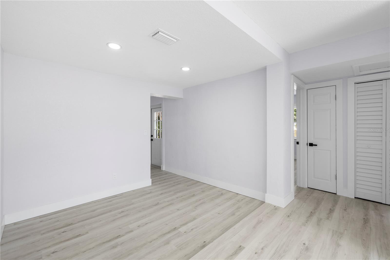 3135 33RD AVE N, ST PETERSBURG, FL, 33713