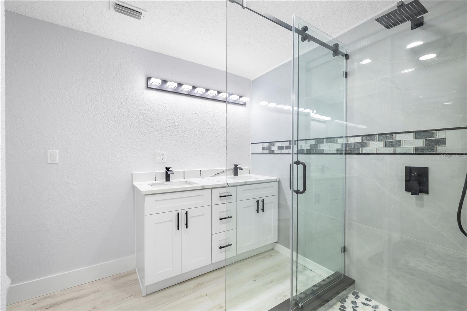 3135 33RD AVE N, ST PETERSBURG, FL, 33713