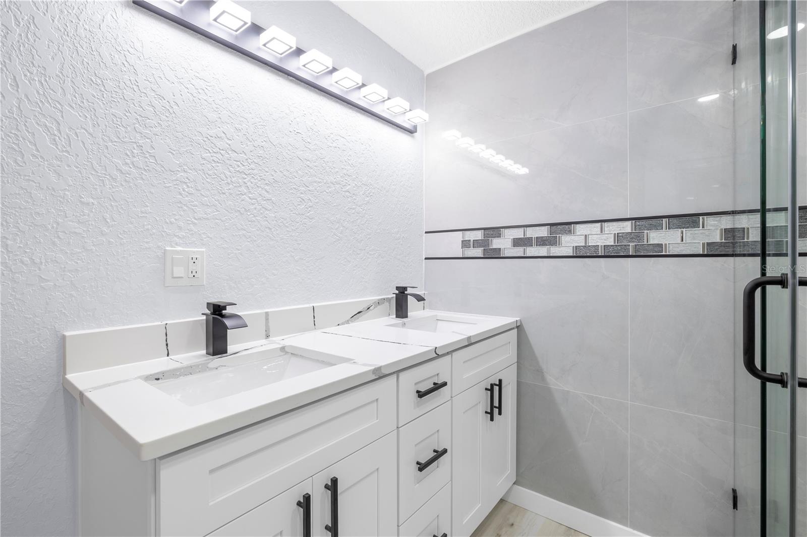 3135 33RD AVE N, ST PETERSBURG, FL, 33713