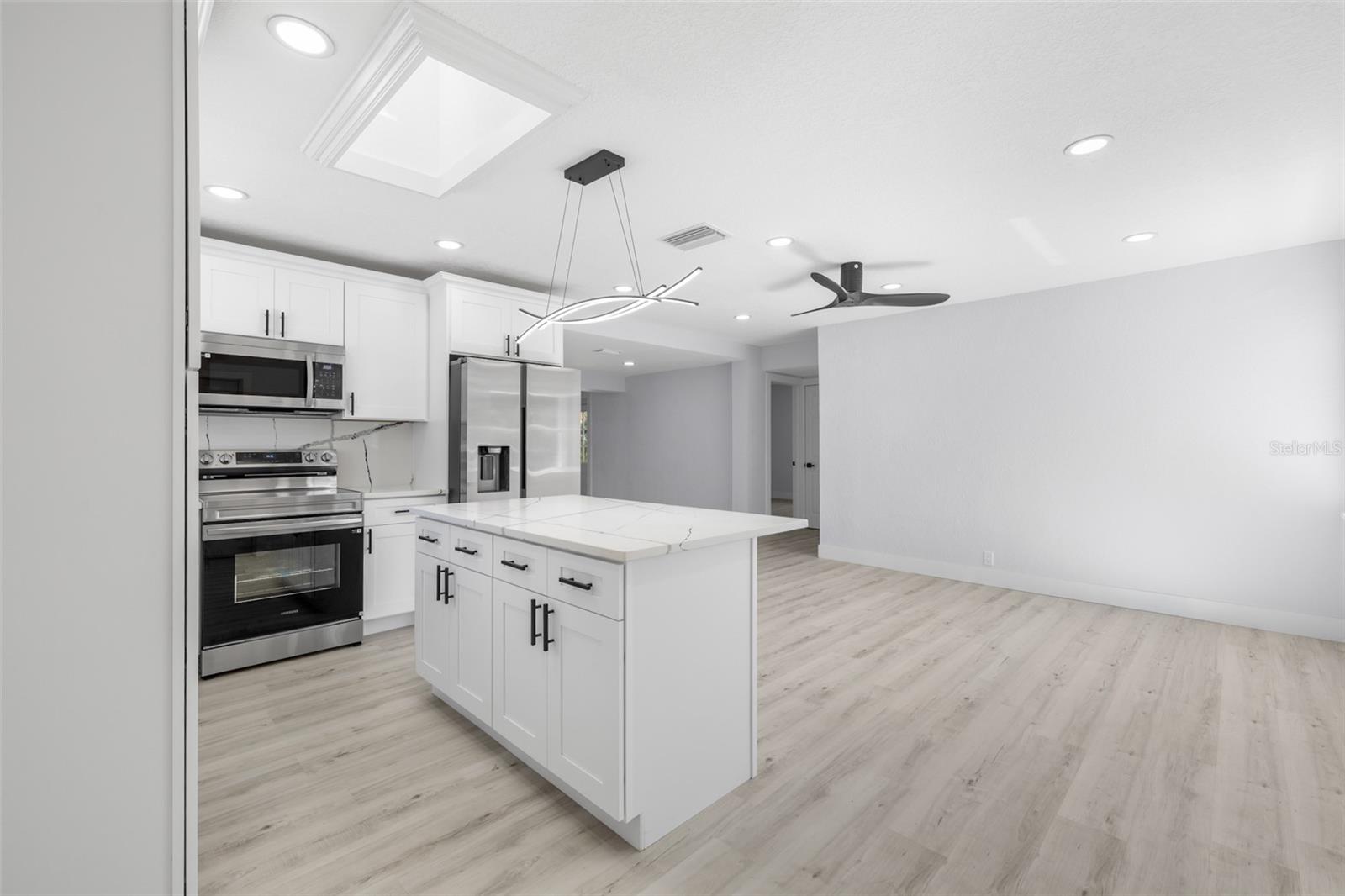 3135 33RD AVE N, ST PETERSBURG, FL, 33713