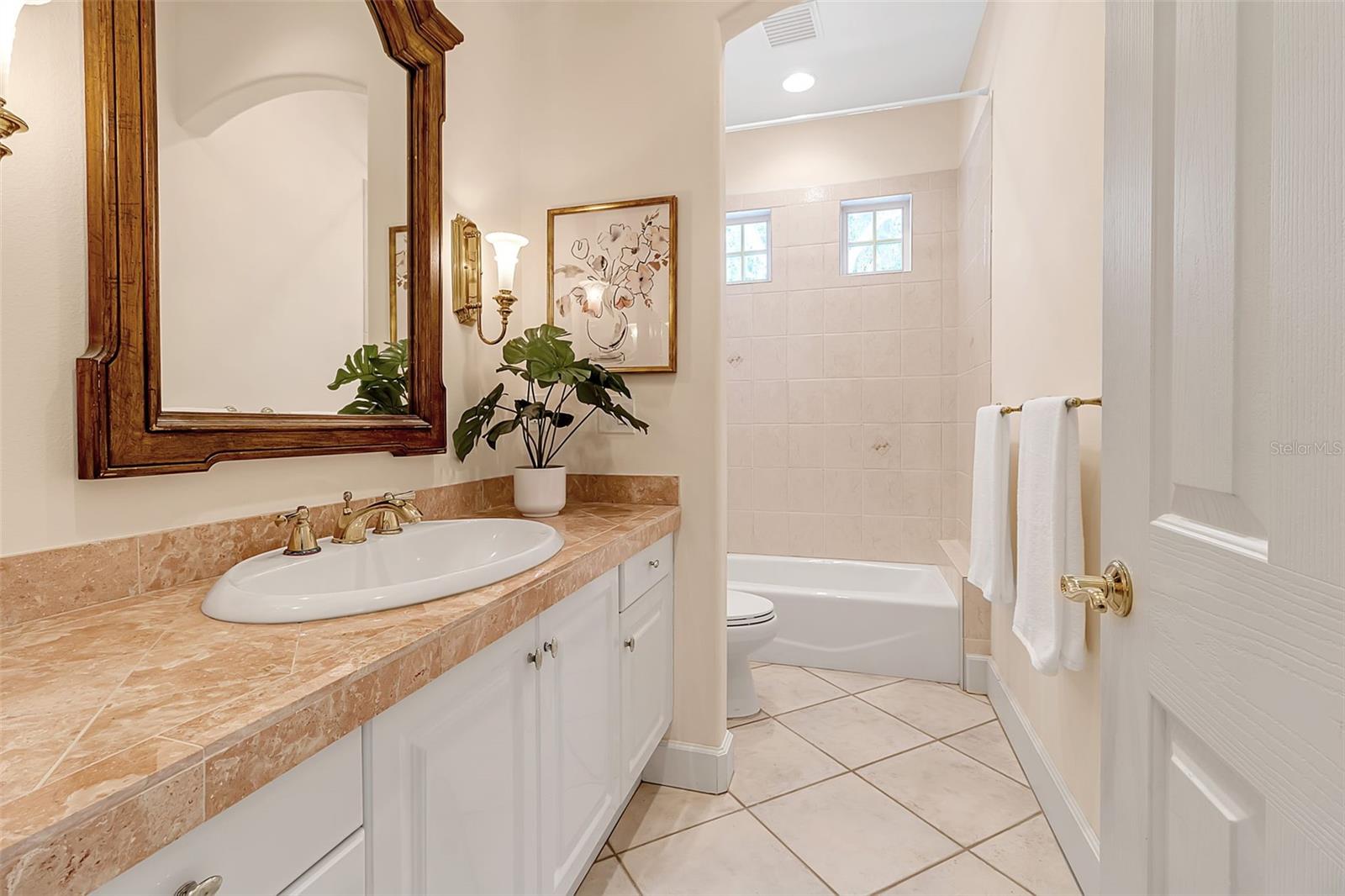 137 OSPREY POINT DR, OSPREY, FL, 34229