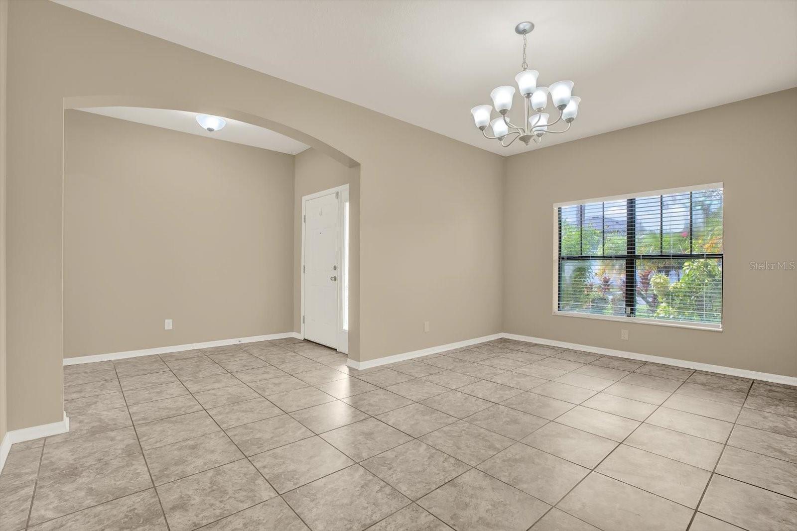 4706 WOODS LANDING LN, TAMPA, FL, 33619