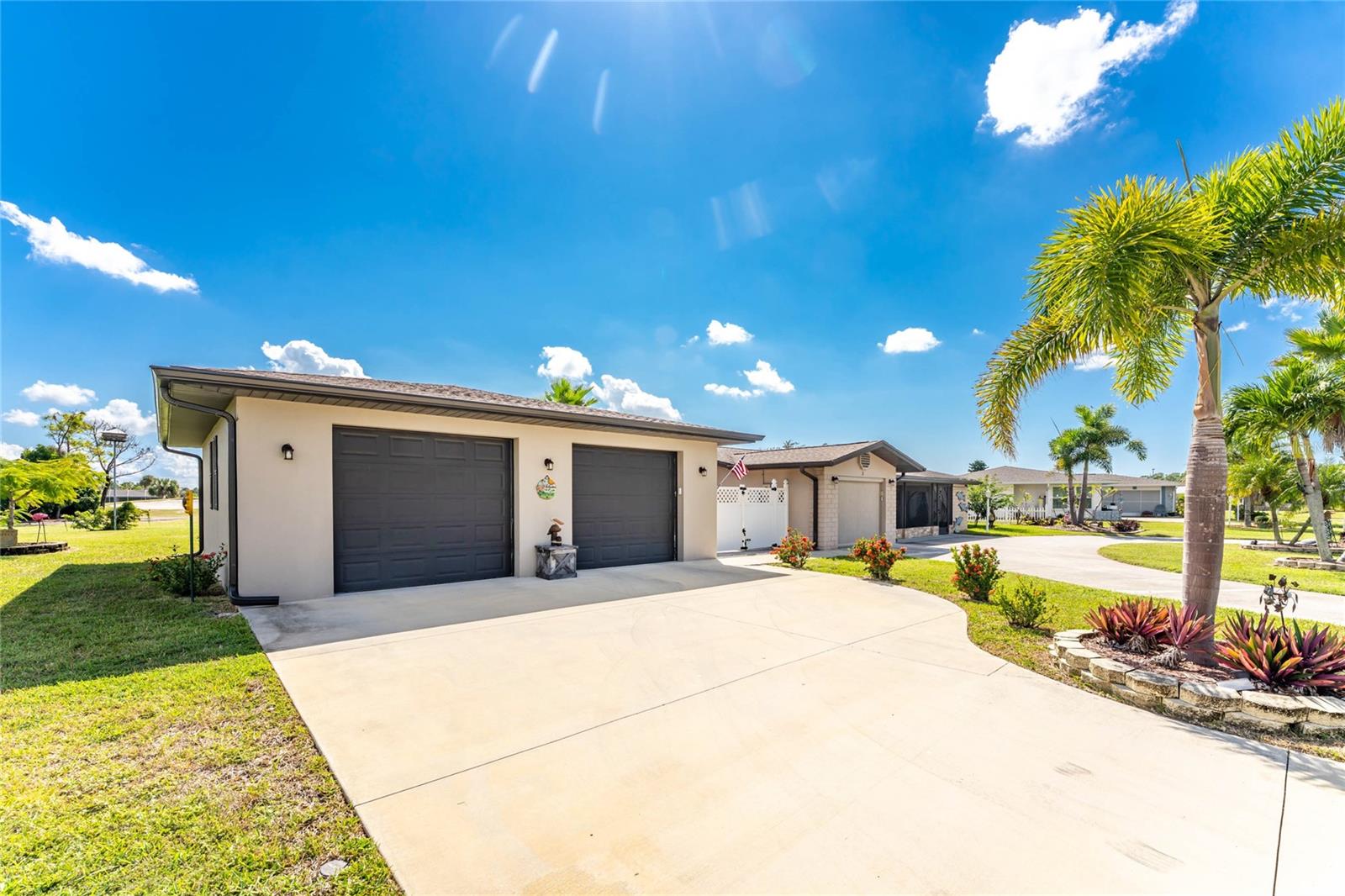 3 OAKLAND HILLS CT, ROTONDA WEST, FL, 33947