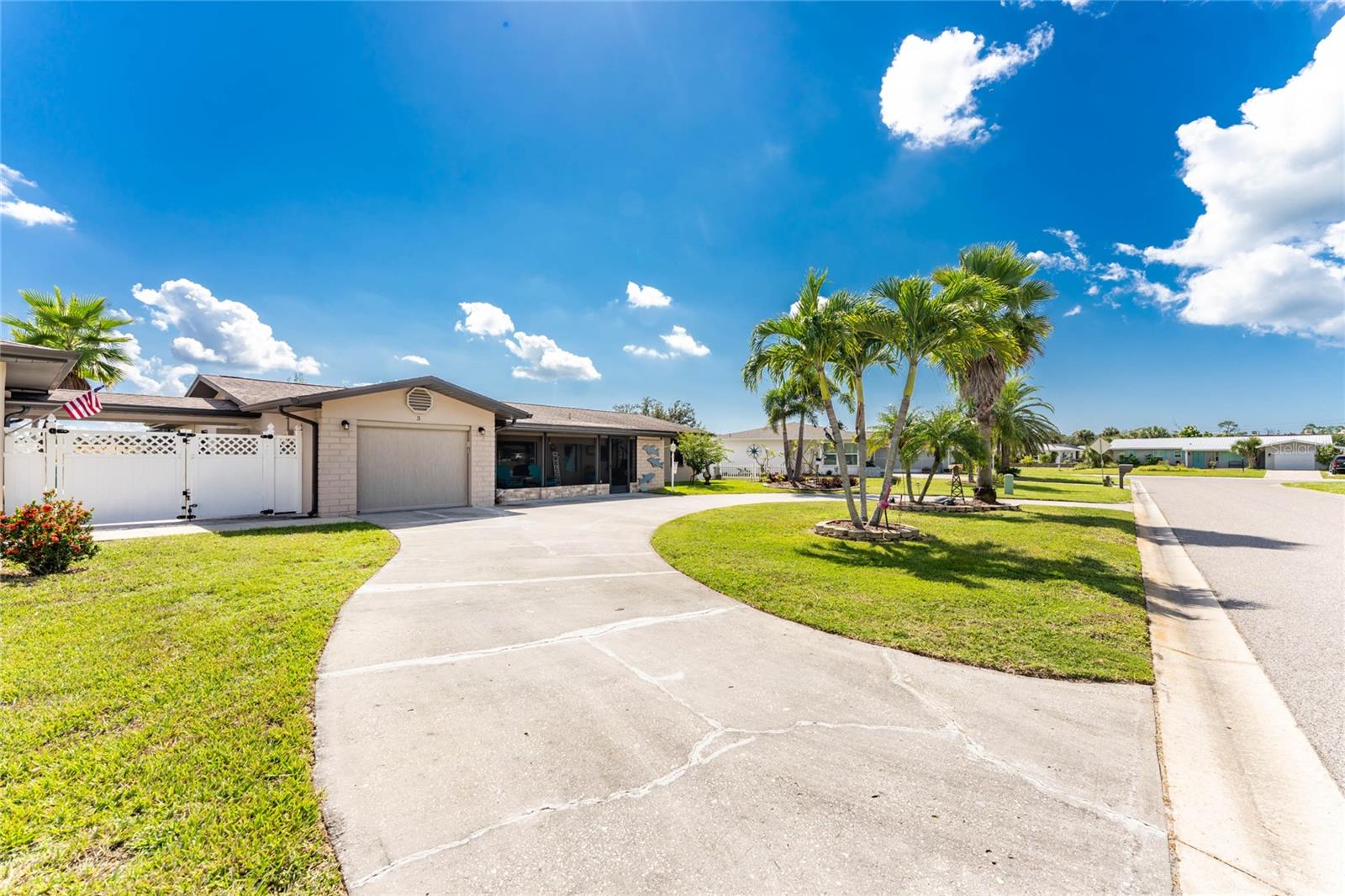 3 OAKLAND HILLS CT, ROTONDA WEST, FL, 33947